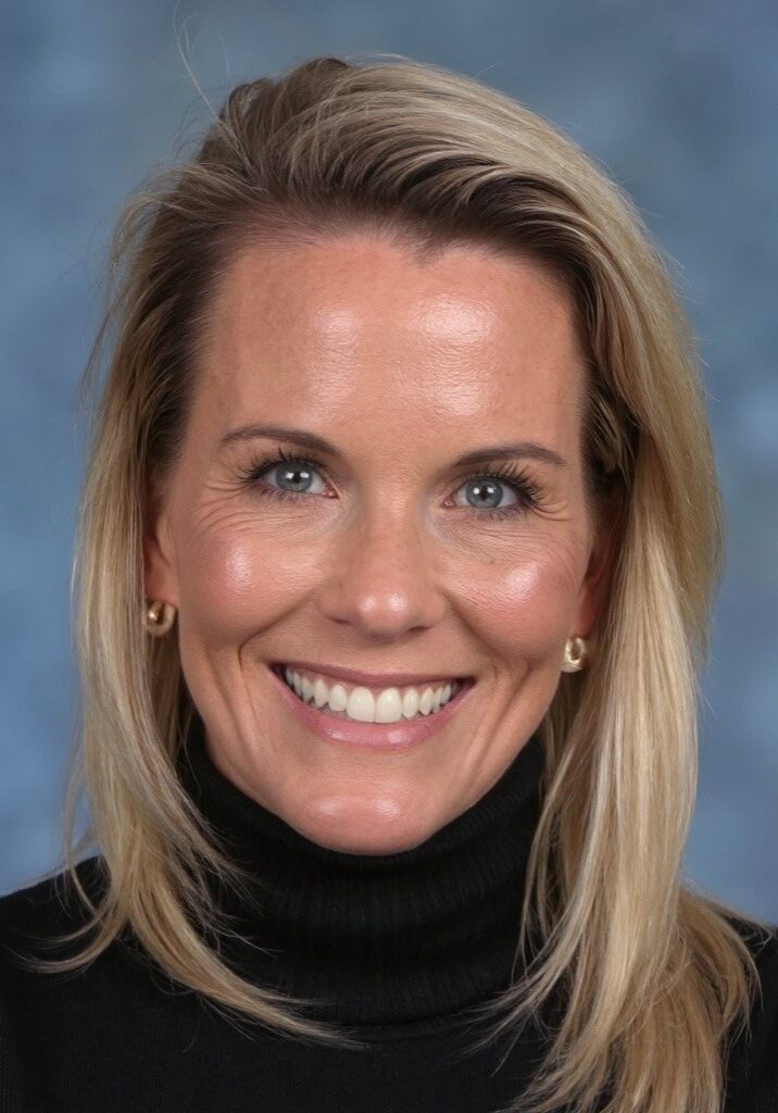 ElizabethGangl Headshot (1) (1)